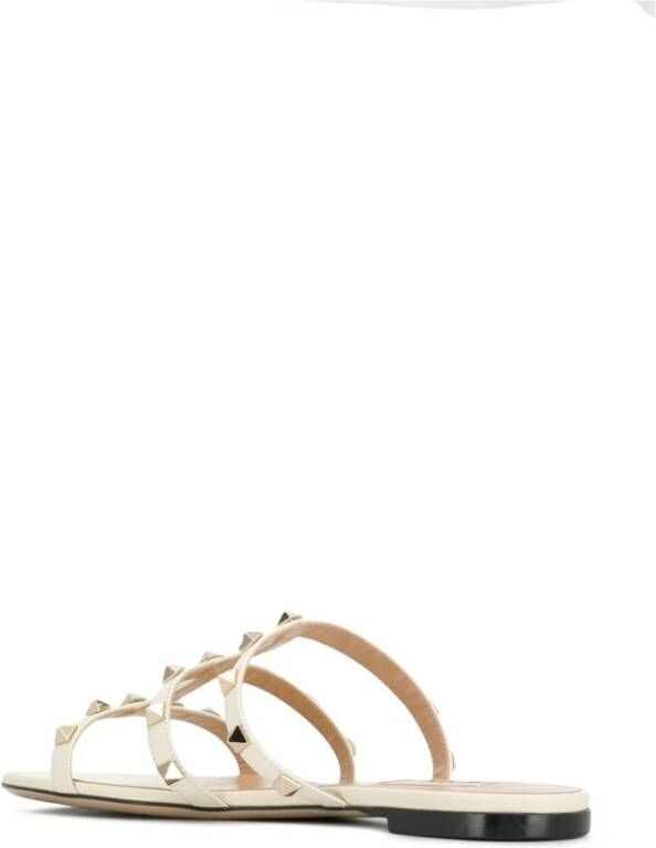 Valentino Garavani Ivoor Rockstud Kooi Sandalen Beige Dames