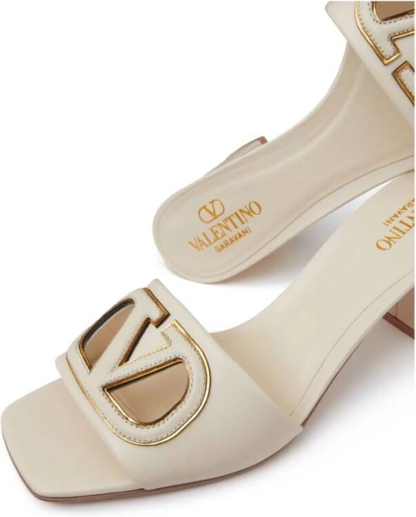 Valentino Garavani Ivoor Sandalen met VLogo Detail Beige Dames