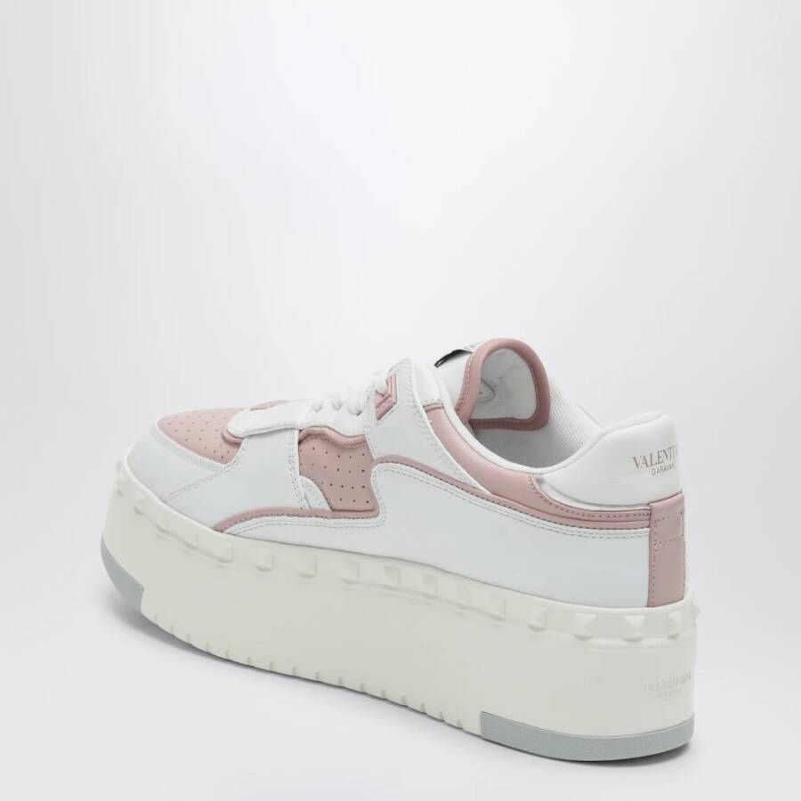 Valentino Garavani Lage sneaker met Freedots patroon Beige Dames