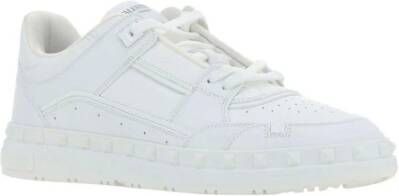 Valentino Garavani Leren sneakers met studs en geborduurd logo White Heren