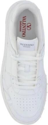 Valentino Garavani Leren sneakers met studs en geborduurd logo White Heren