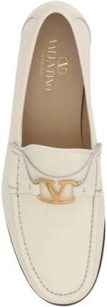 Valentino Garavani Moderne leren loafers met VLogo-plaque Beige Heren