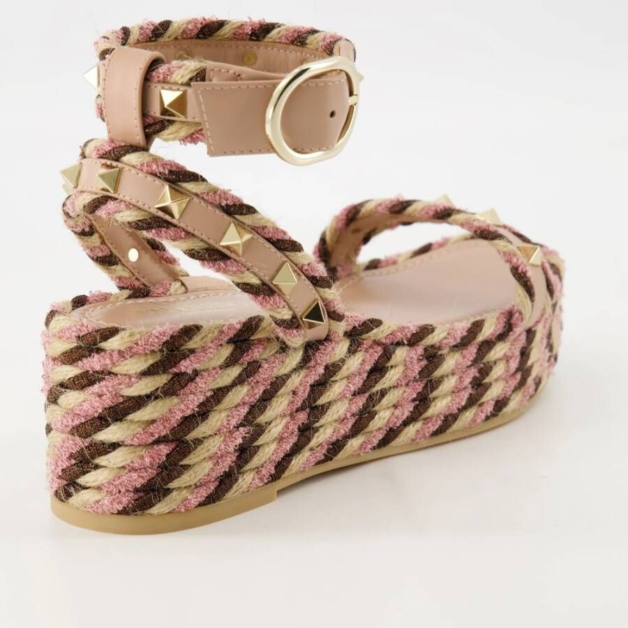 Valentino Garavani Raffia Sleehak Sandalen Rockstud Collectie Pink Dames