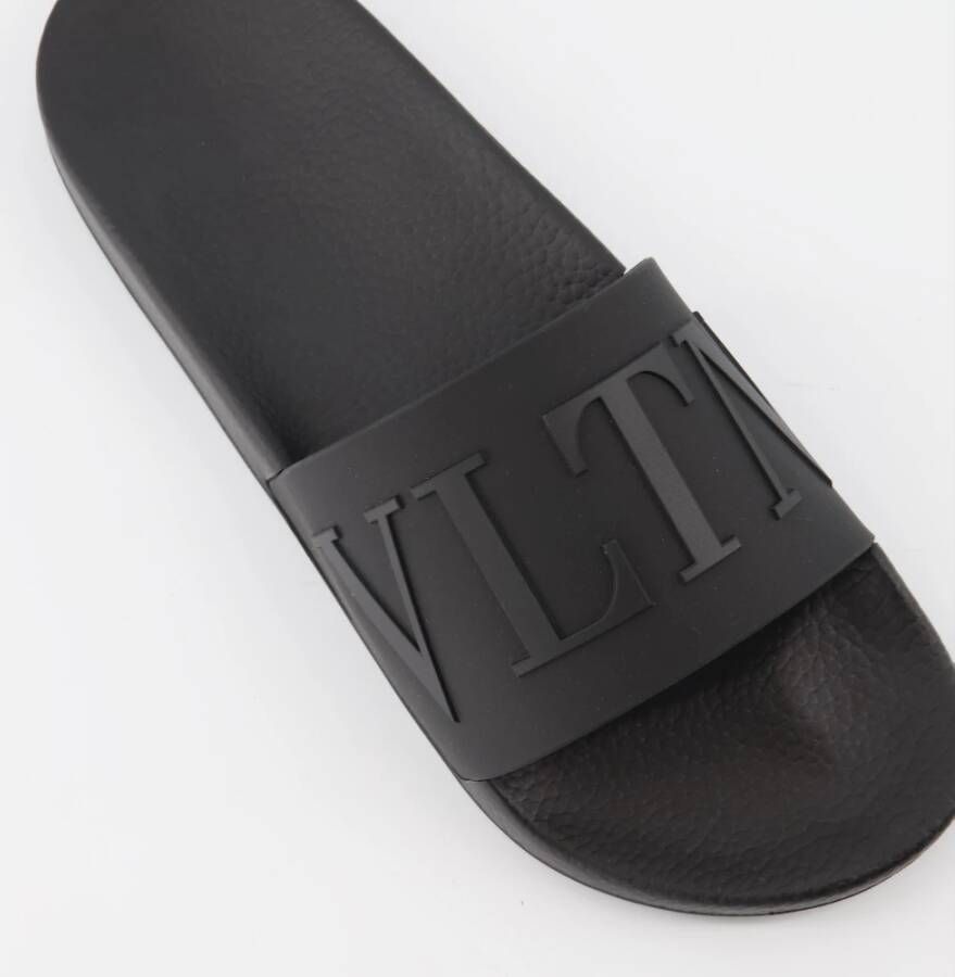 Valentino Garavani Reliëf Logo Rubber Sliders Black Heren