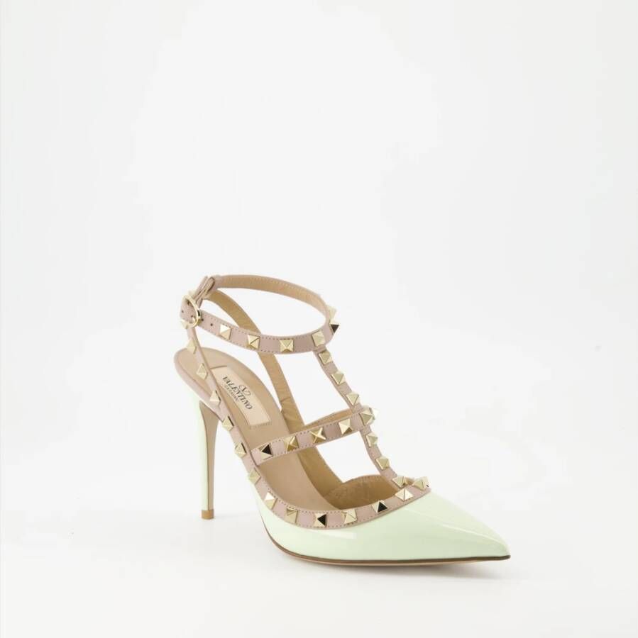 Valentino Garavani Rockstud Pumps met Puntige Neus Green Dames