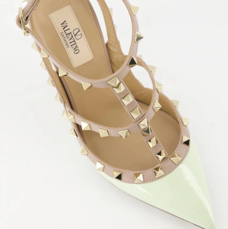 Valentino Garavani Rockstud Pumps met Puntige Neus Green Dames