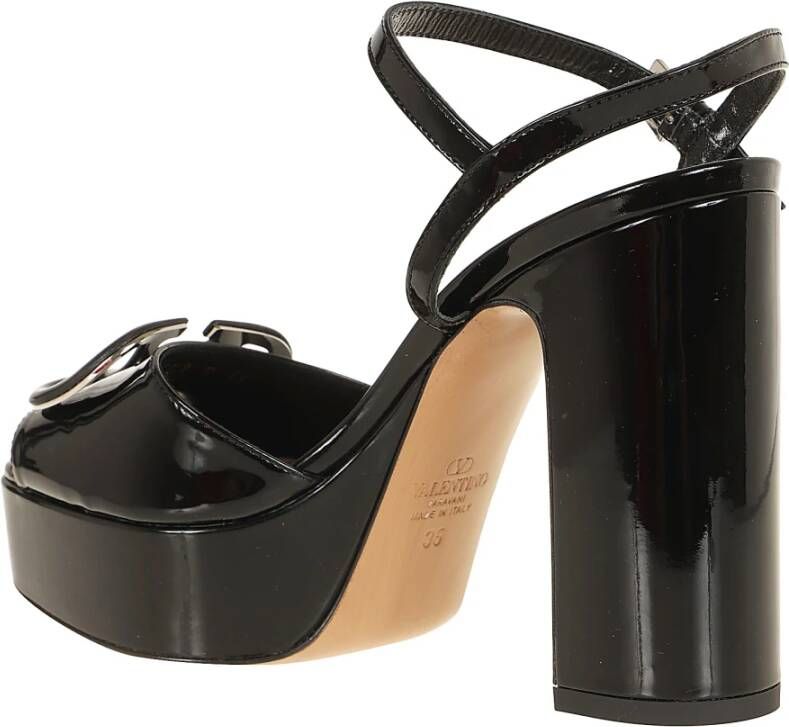 Valentino Garavani Signature VLogo Sandaal in Zwart Black Dames