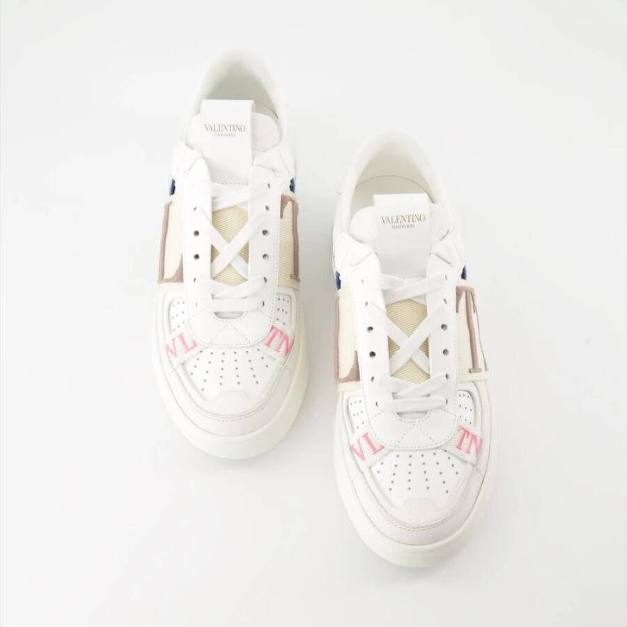 Valentino Garavani Sneakers van textuurleer met logolinten White Dames