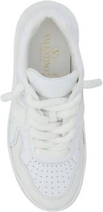 Valentino Garavani Stud Veterschoenen met Gestructureerde Zool White Dames