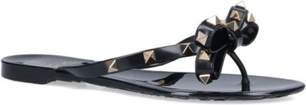 Valentino Garavani Studded Leather Thong Sandals Black Dames