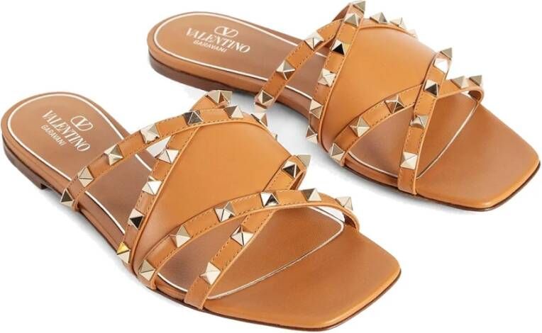 Valentino Garavani Studded Leren Platte Sandalen Brown Dames