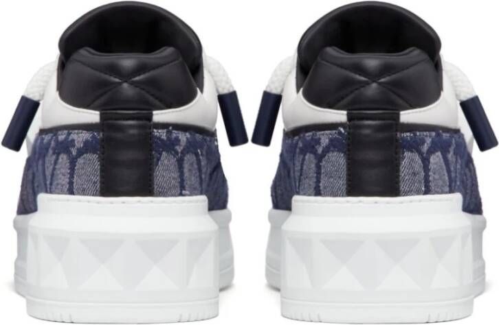 Valentino Garavani Witte Sneakers Luxe Stijl Blue Heren