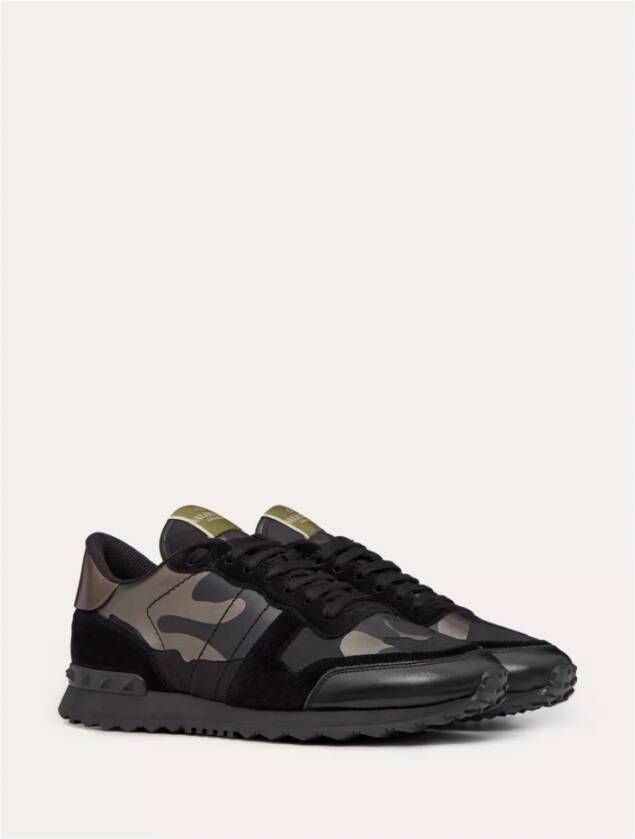 Valentino Garavani Zwarte Camouflage Sneakers met Rubber Studs Black Heren