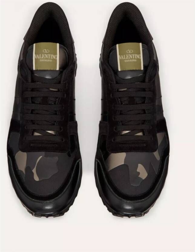 Valentino Garavani Zwarte Camouflage Sneakers met Rubber Studs Black Heren