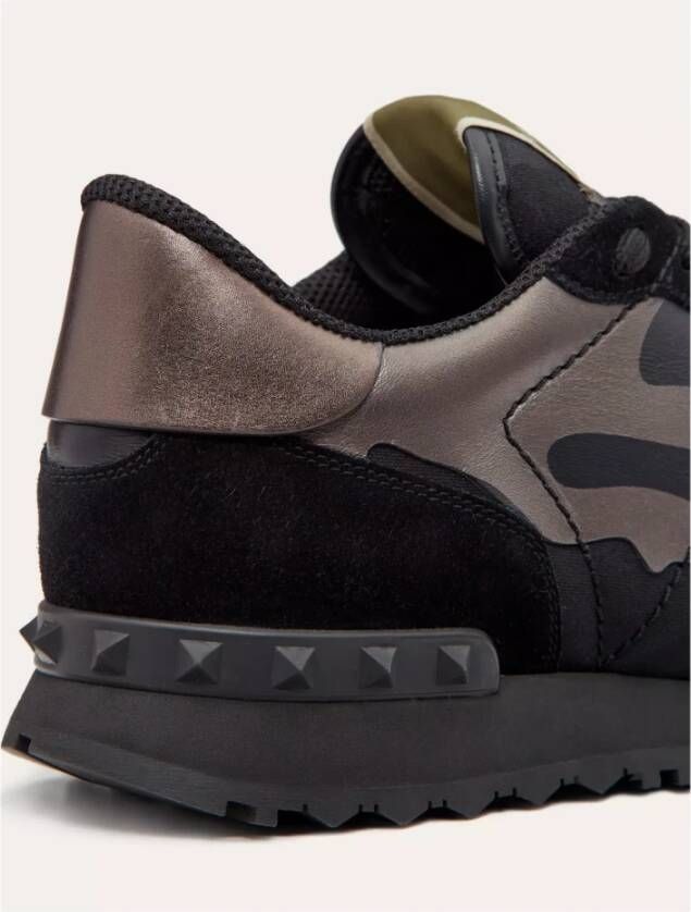 Valentino Garavani Zwarte Camouflage Sneakers met Rubber Studs Black Heren