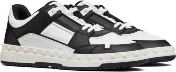 Valentino Garavani Zwarte Sneakers met Logo Detail Black Heren