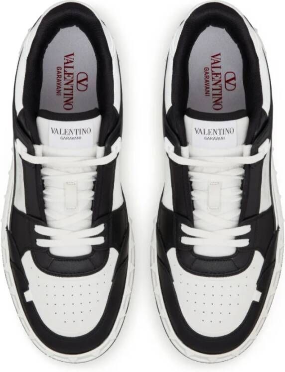 Valentino Garavani Zwarte Sneakers met Logo Detail Black Heren