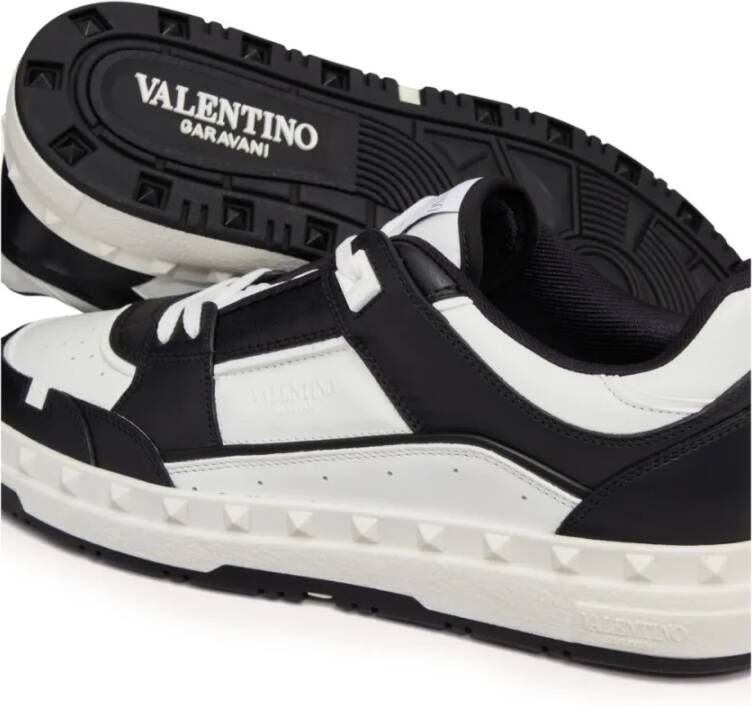 Valentino Garavani Zwarte Sneakers met Logo Detail Black Heren