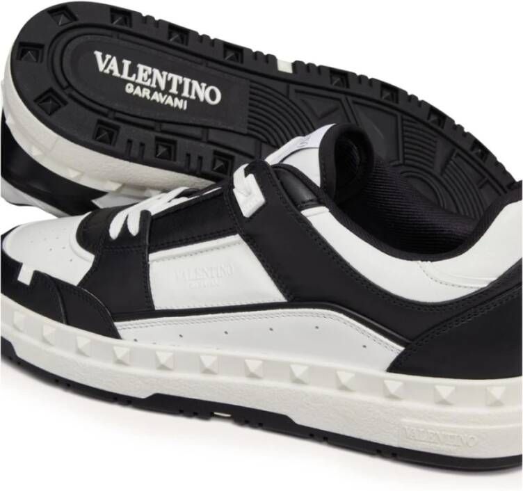 Valentino Garavani Zwarte Sneakers met Rockstud Detail Black Heren