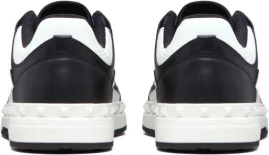 Valentino Garavani Zwarte Sneakers met Rockstud Detail Black Heren