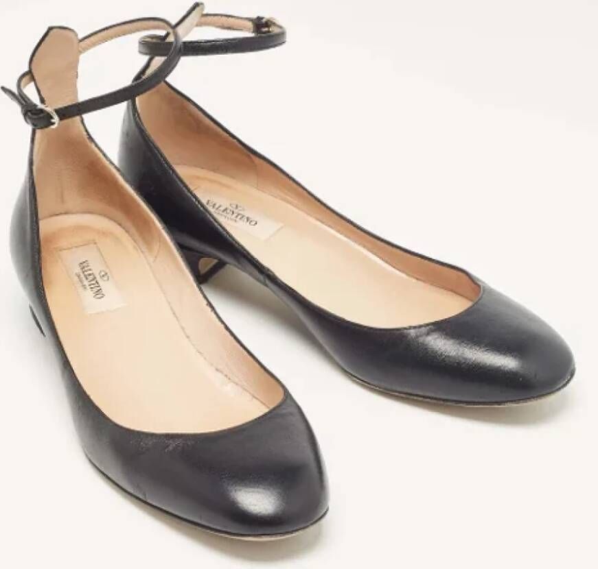 Valentino Vintage Pre-owned Leather flats Black Dames