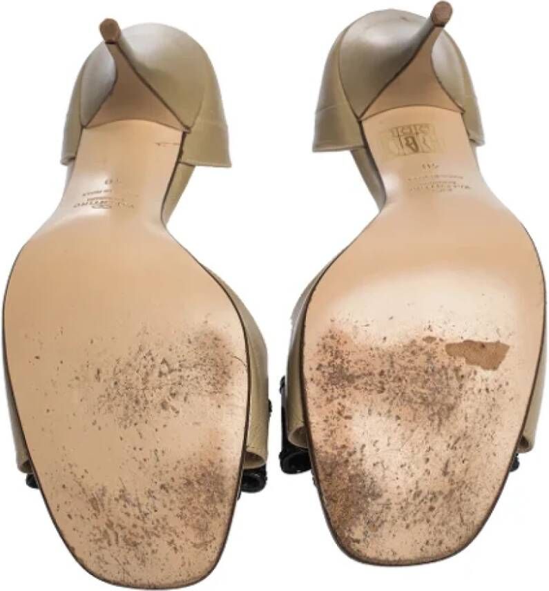 Valentino Vintage Pre-owned Leather heels Beige Dames