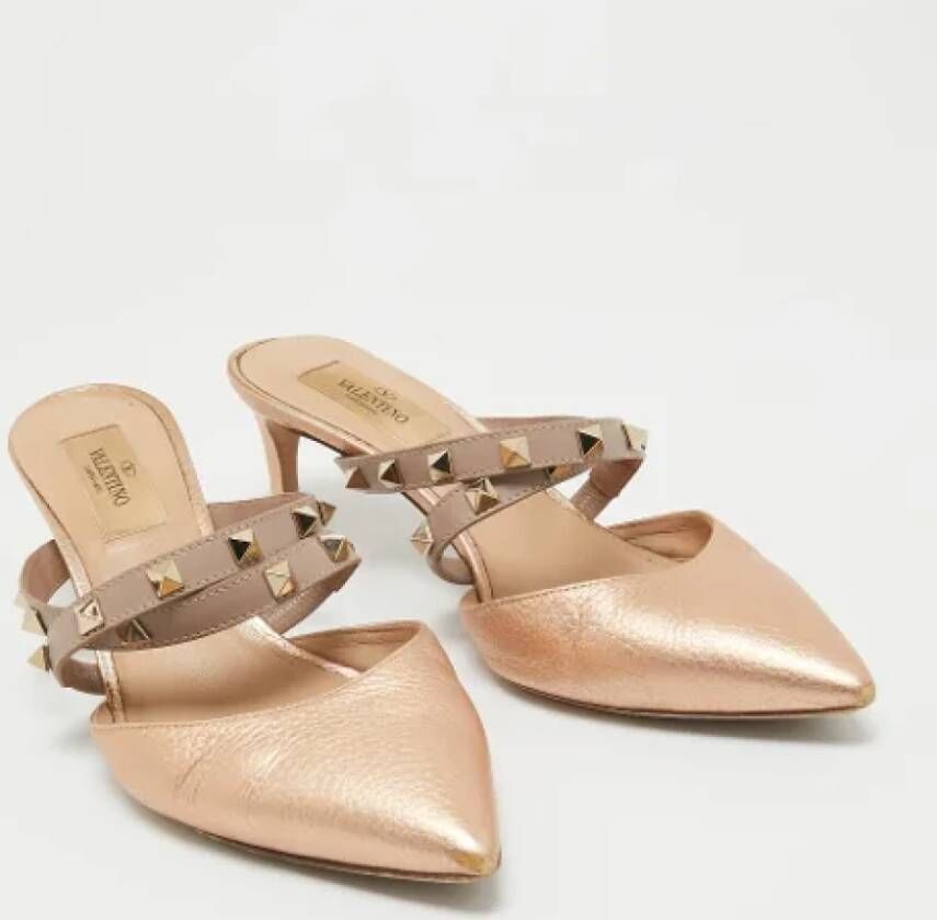 Valentino Vintage Pre-owned Leather mules Beige Dames