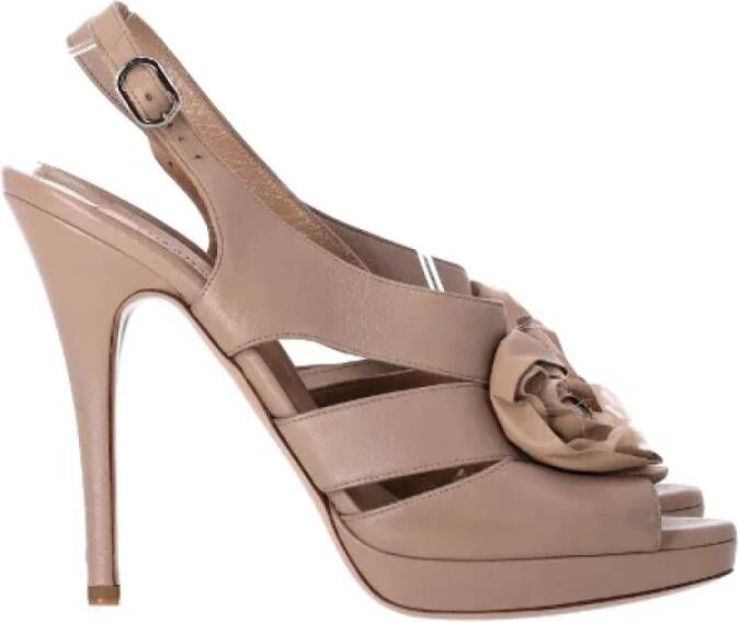 Valentino Vintage Pre-owned Leather sandals Beige Dames