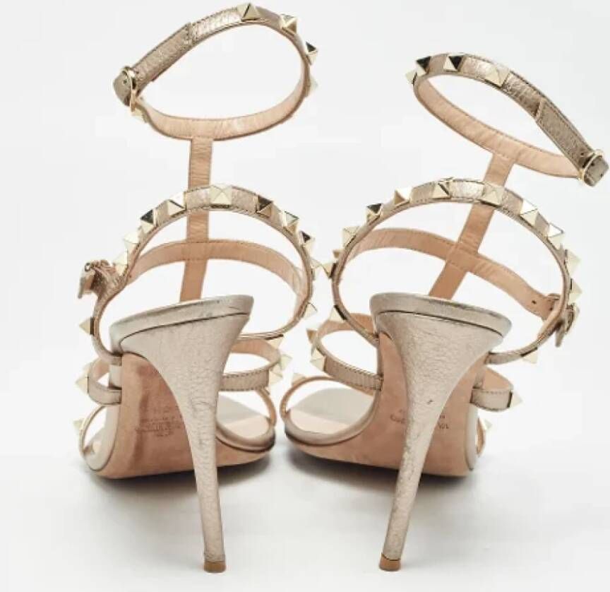 Valentino Vintage Pre-owned Leather sandals Beige Dames