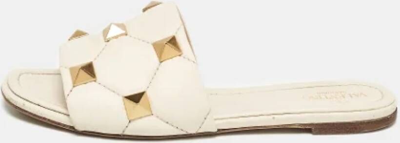 Valentino Vintage Pre-owned Leather sandals Beige Dames