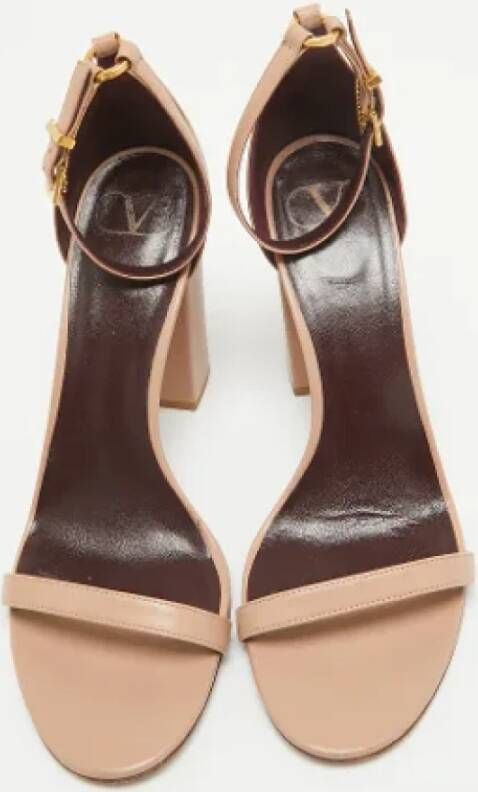 Valentino Vintage Pre-owned Leather sandals Beige Dames