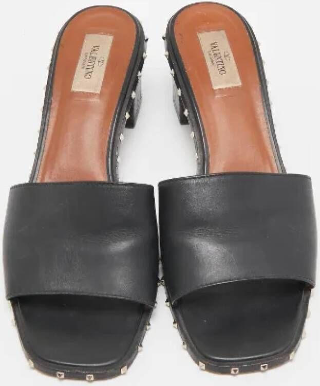 Valentino Vintage Pre-owned Leather sandals Black Dames