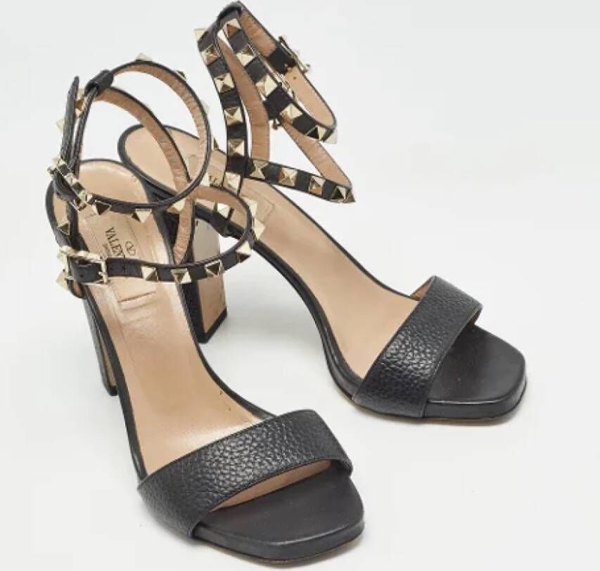 Valentino Vintage Pre-owned Leather sandals Black Dames