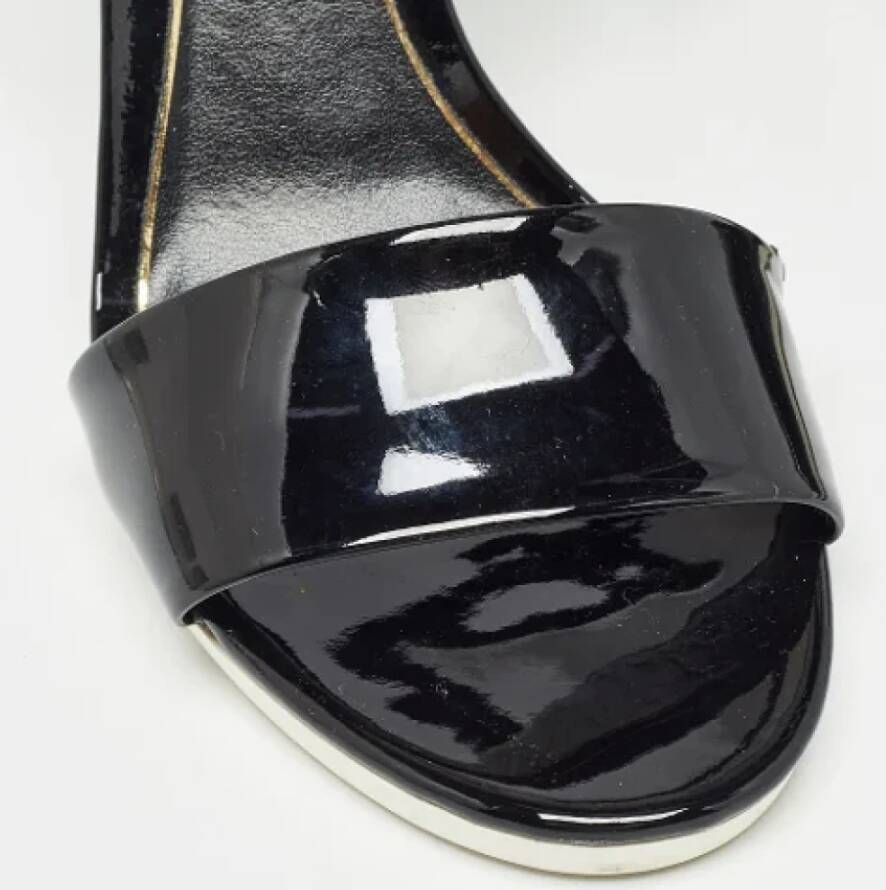 Valentino Vintage Pre-owned Leather sandals Black Dames