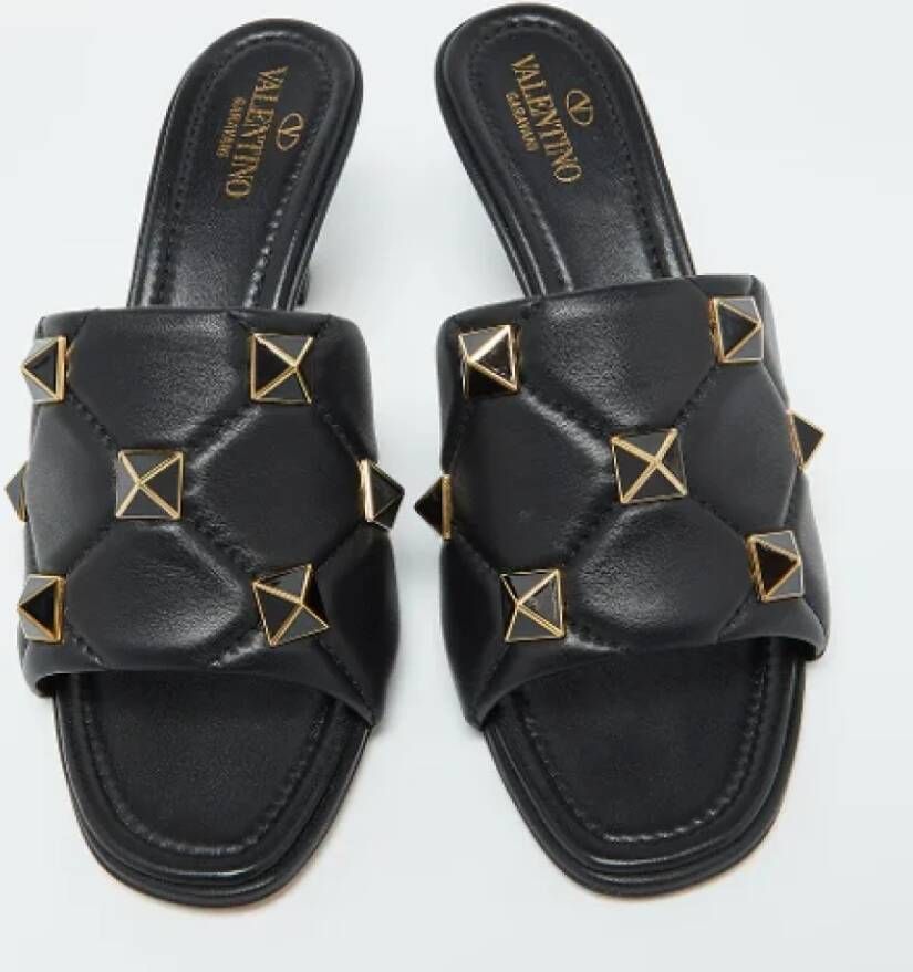 Valentino Vintage Pre-owned Leather sandals Black Dames