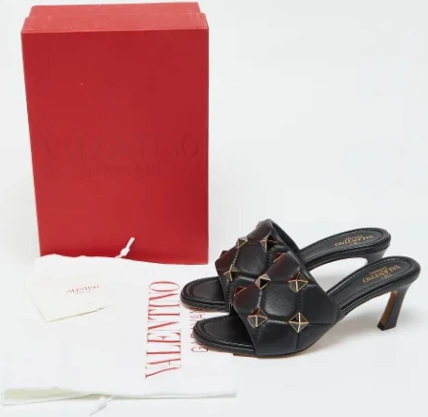 Valentino Vintage Pre-owned Leather sandals Black Dames