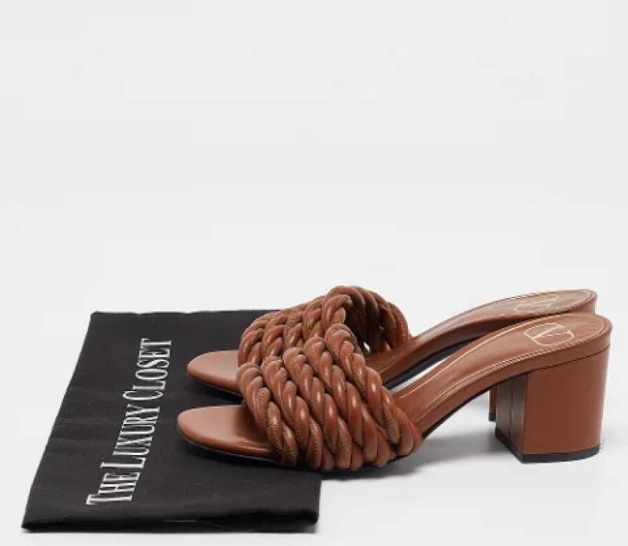 Valentino Vintage Pre-owned Leather sandals Brown Dames