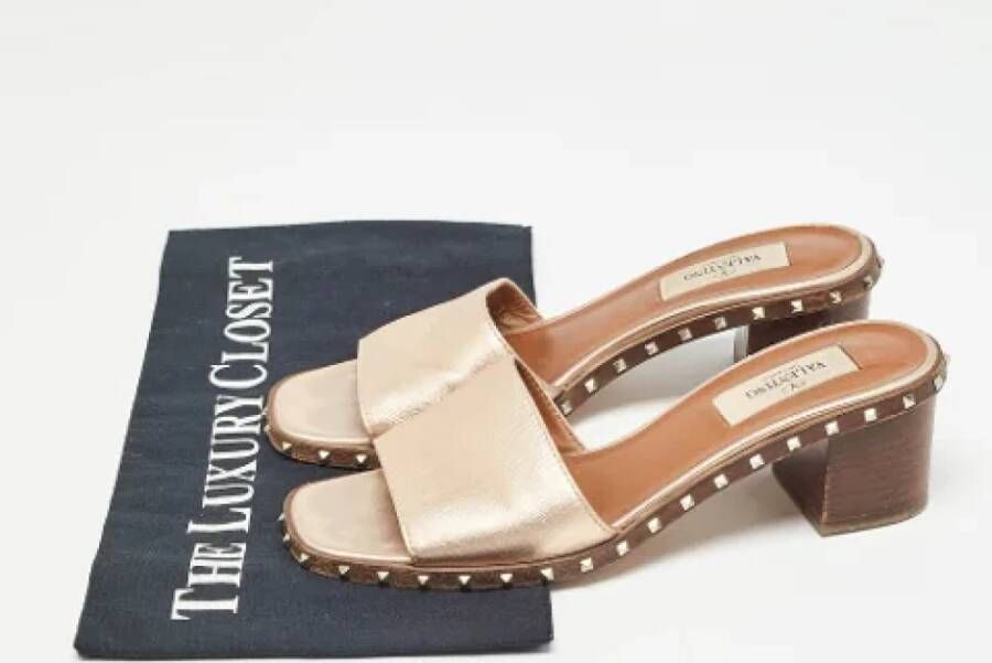 Valentino Vintage Pre-owned Leather sandals Gray Dames