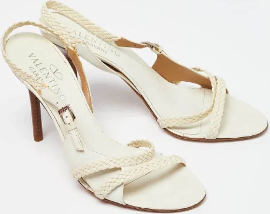 Valentino Vintage Pre-owned Leather sandals White Dames