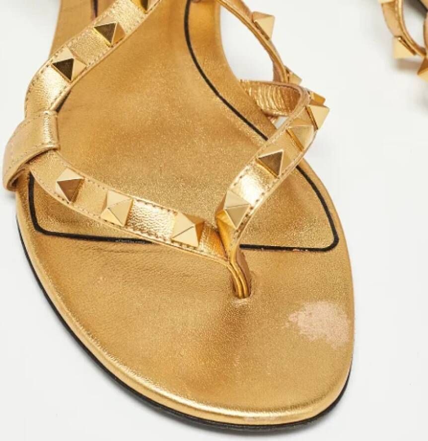 Valentino Vintage Pre-owned Leather sandals Yellow Dames