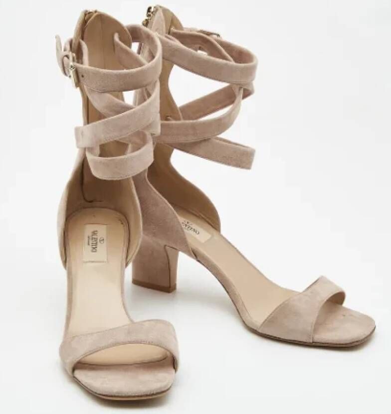 Valentino Vintage Pre-owned Suede sandals Beige Dames