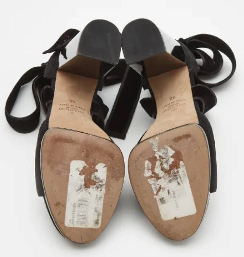 Valentino Vintage Pre-owned Suede sandals Black Dames