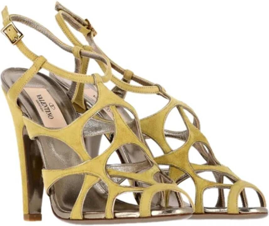 Valentino Vintage Pre-owned Suede sandals Yellow Dames