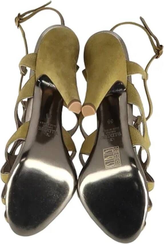 Valentino Vintage Pre-owned Suede sandals Yellow Dames