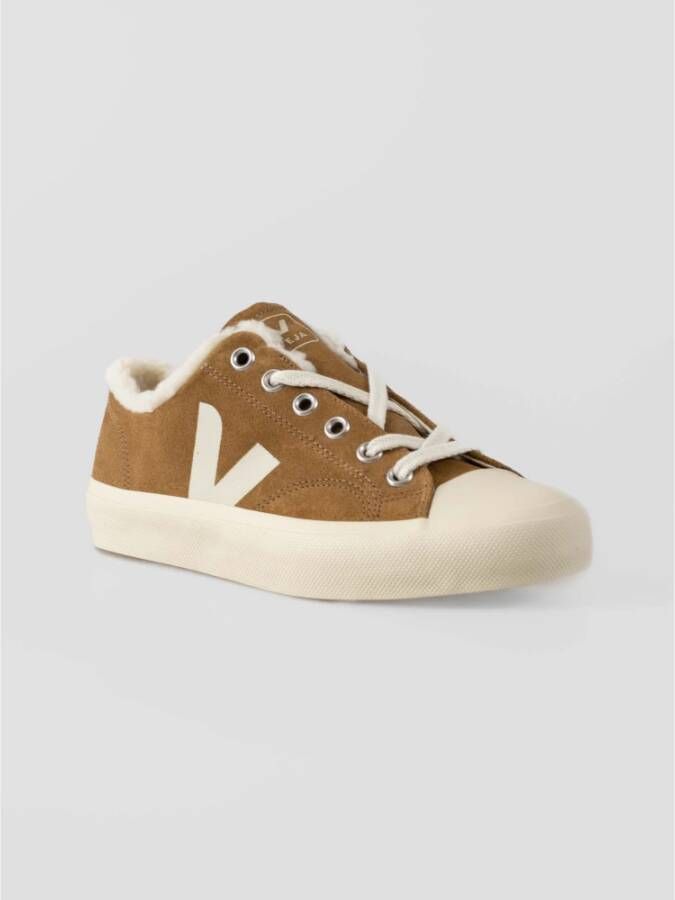 Veja Lage wintersneakers met V-ontwerp Brown Heren