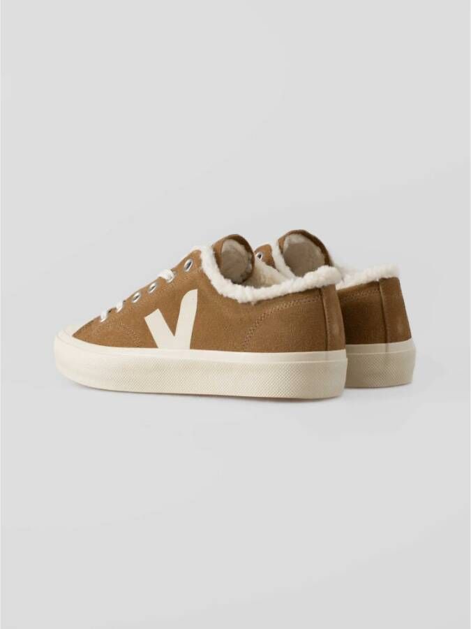 Veja Lage wintersneakers met V-ontwerp Brown Heren