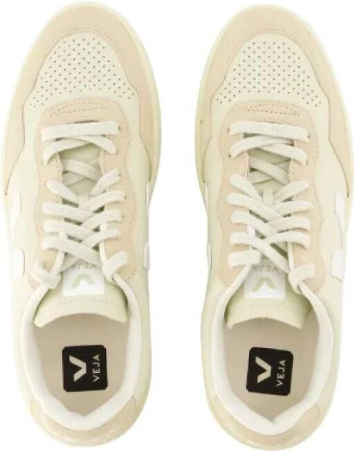 Veja Leather sneakers Beige Dames