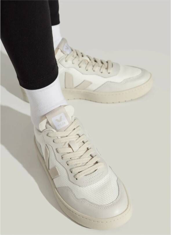 Veja Sneakers 'V-90 B-Mesh' White Dames