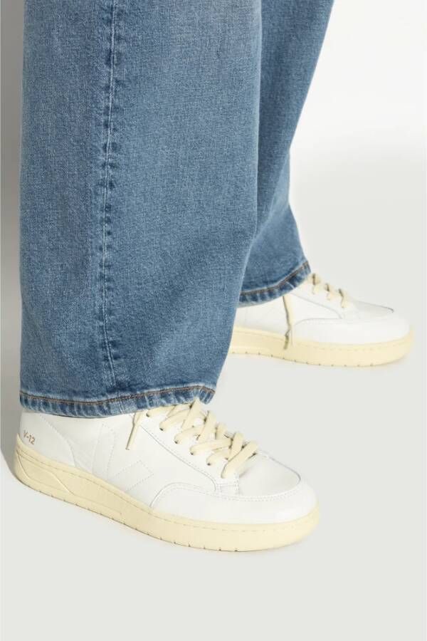 Veja Sportschoenen V-12 Stitch O.t. Leer White Dames