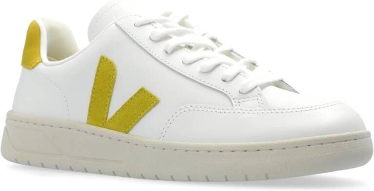 Veja Sportschoenen V-12 van leer White Dames